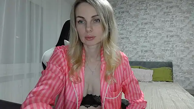 Snapshot of AlissonBia chatting on May 6, 8:58 pm AlissonBia online show from May 6, 8:58 pm