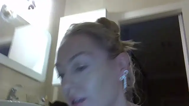 ZarinaSwift online show from December 15, 4:51 am