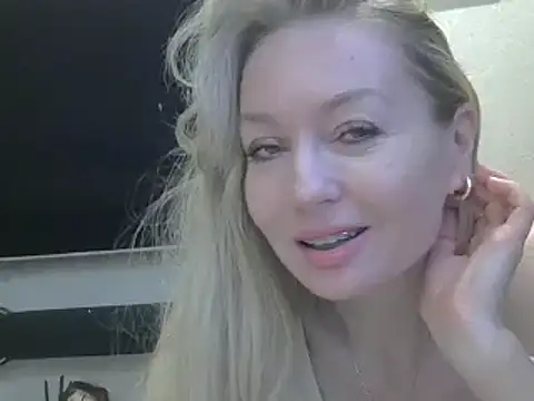ZarinaSwift online show from February 1, 4:35 am