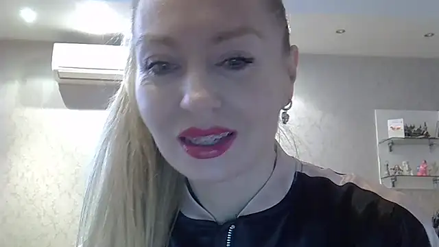 ZarinaSwift online show from February 28, 4:43 am