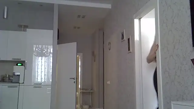 ZarinaSwift online show from March 11, 4:43 am