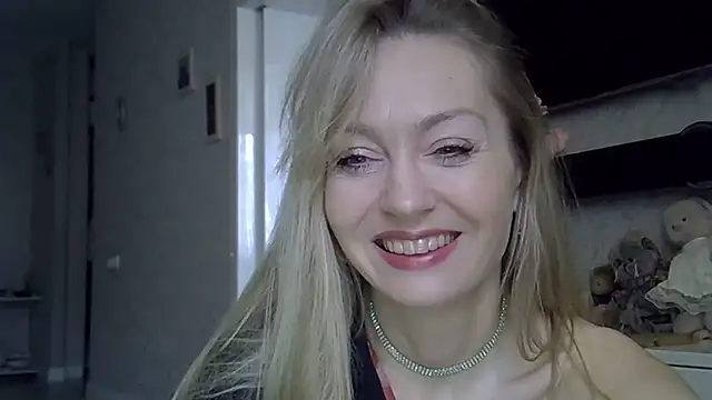 ZarinaSwift online show from November 24, 4:34 am