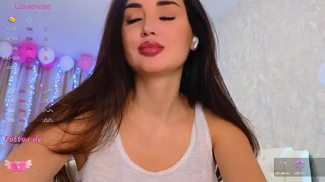 LaraSkinny online show from December 19, 3:18 am