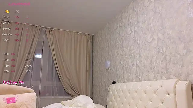 LaraSkinny online show from February 19, 12:22 pm