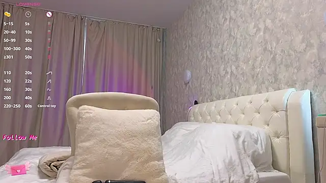 LaraSkinny online show from November 1, 4:03 am