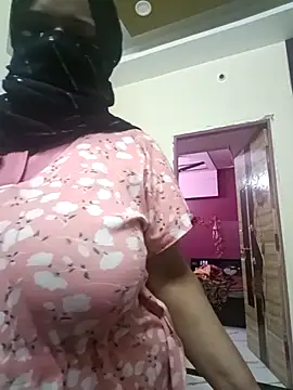 Snapshot of RESHMA_21 chatting on February 5, 5:09 am RESHMA 21 online show from February 5, 5:09 am