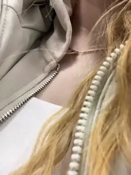 AmmyHot online show from March 13, 7:31 am