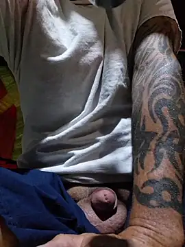 Snapshot of Hotbodyscottie chatting on May 4, 9:27 am Hotbodyscottie online show from May 4, 9:27 am