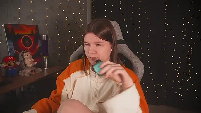 cuteamberlyyy online show from March 17, 6:50 am