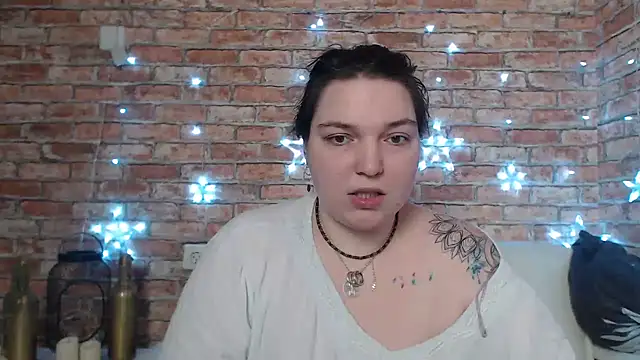 Amelia Kiss  online show from February 7, 12:42 am