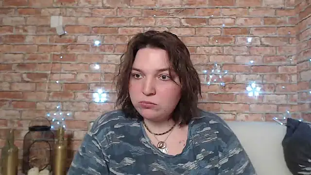 Amelia Kiss  online show from February 10, 3:57 am