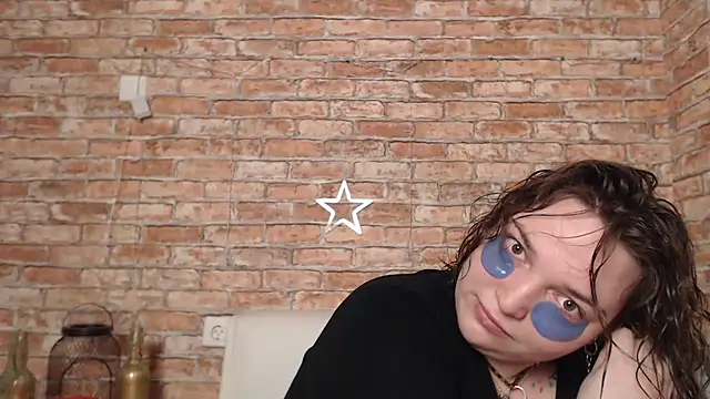 Amelia Kiss  online show from February 14, 1:02 am