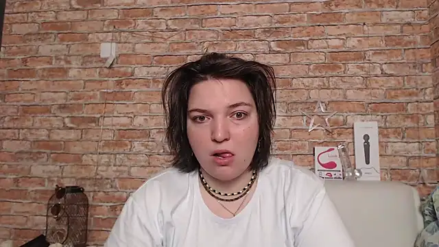 Amelia Kiss  online show from September 20, 12:33 am