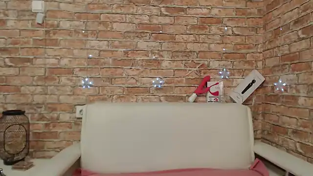 Amelia Kiss  online show from December 19, 12:39 am