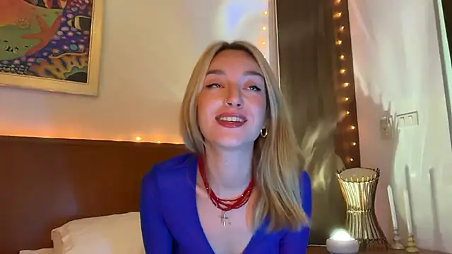 SirenaBelle online show from November 8, 12:00 am