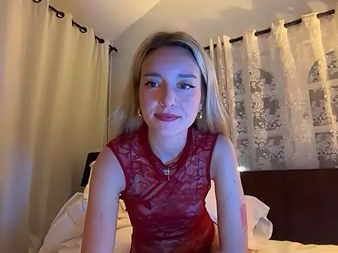 SirenaBelle online show from December 14, 10:25 pm