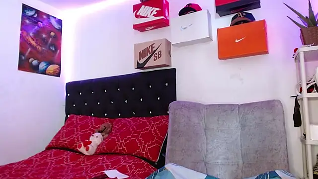 king  Black online show from December 18, 5:52 pm