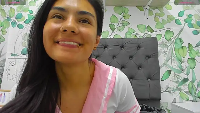 atilanadiaz7 online show from February 10, 6:45 pm