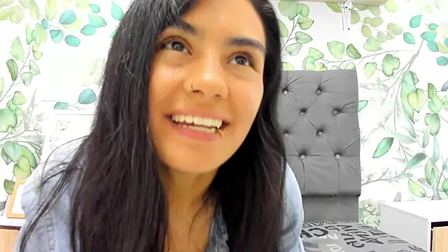 atilanadiaz7 online show from March 18, 7:42 pm