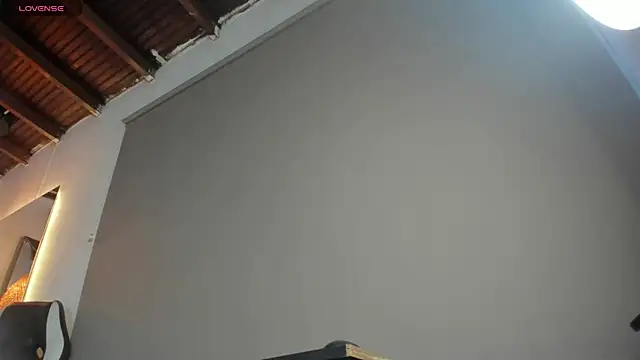 pamela-wells online show from April 21, 11:05 am