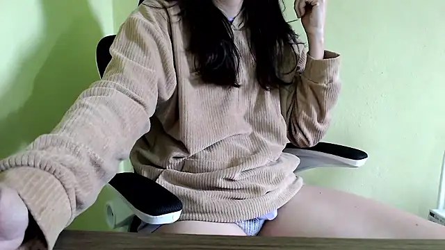 Snapshot of samantha_s69 chatting on January 12, 1:16 pm samantha s69 online show from January 12, 1:16 pm