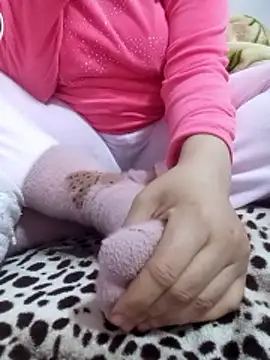 Snapshot of Bombamom chatting on March 6, 8:11 am Bombamom online show from March 6, 8:11 am