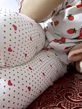 Snapshot of Bombamom chatting on March 13, 5:19 pm Bombamom online show from March 13, 5:19 pm