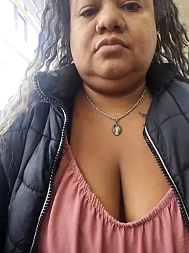 Carlabrasileira online show from September 18, 8:00 pm