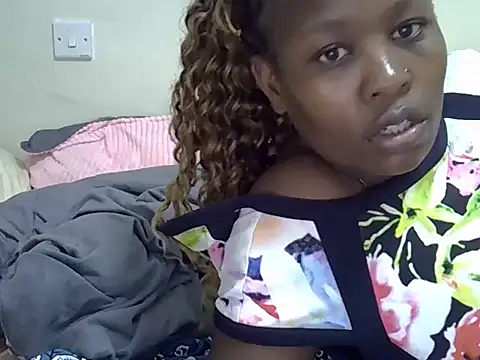 Snapshot of Sonnia_ chatting on June 27, 11:15 am Sonnia online show from June 27, 11:15 am