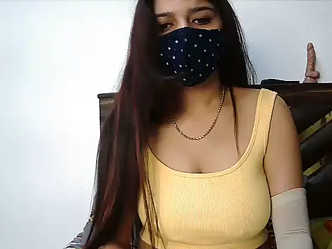 Snapshot of Gloie4u chatting on December 5, 5:05 am Gloie4u online show from December 5, 5:05 am