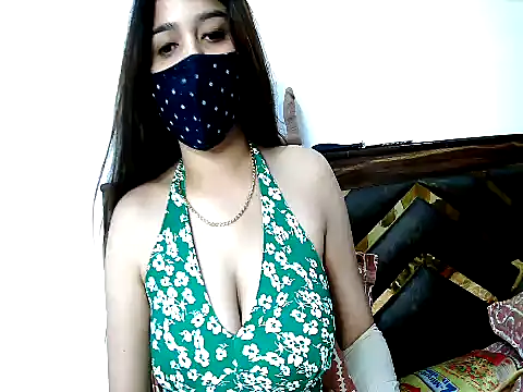 Snapshot of Gloie4u chatting on April 14, 6:58 pm Gloie4u online show from April 14, 6:58 pm