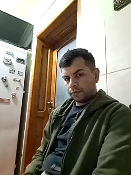 hornny1995 online show from December 6, 1:51 am