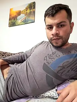 hornny1995 online show from December 31, 11:31 am