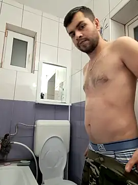 hornny1995 online show from February 1, 5:37 pm