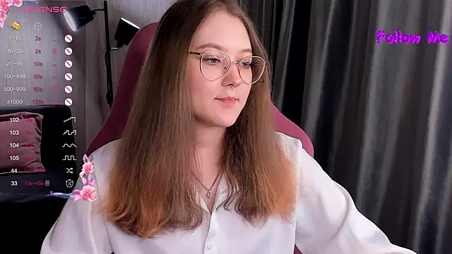 Snapshot of bunny_bubble chatting on November 6, 11:26 pm bunny bubble online show from November 6, 11:26 pm