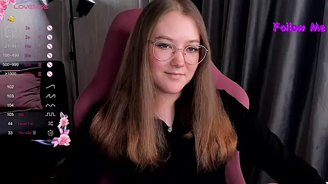 Snapshot of bunny_bubble chatting on November 28, 10:34 pm bunny bubble online show from November 28, 10:34 pm