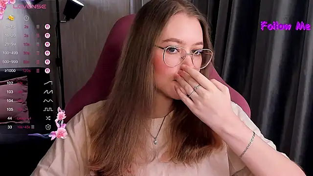 Snapshot of bunny_bubble chatting on November 29, 10:24 pm bunny bubble online show from November 29, 10:24 pm