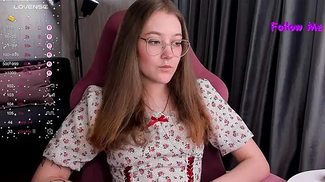 Snapshot of bunny_bubble chatting on December 18, 11:22 pm bunny bubble online show from December 18, 11:22 pm