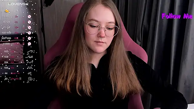 Snapshot of bunny_bubble chatting on December 20, 11:23 pm bunny bubble online show from December 20, 11:23 pm