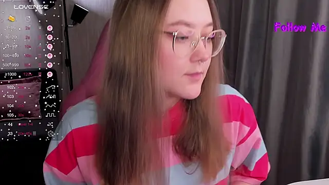 Snapshot of bunny_bubble chatting on February 12, 11:11 pm bunny bubble online show from February 12, 11:11 pm