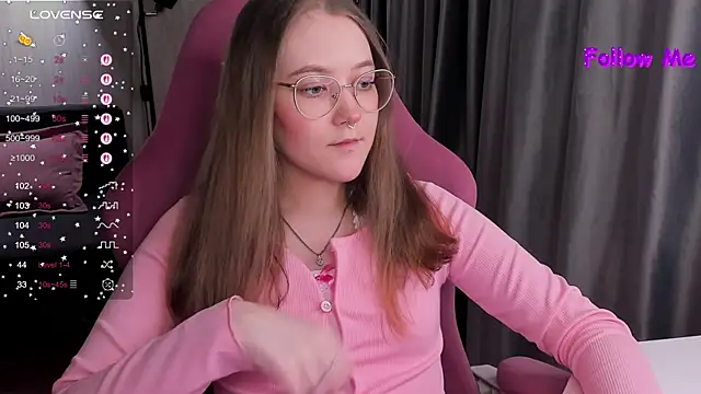 Snapshot of bunny_bubble chatting on February 13, 11:12 pm bunny bubble online show from February 13, 11:12 pm