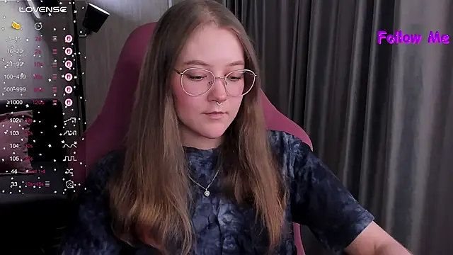 Snapshot of bunny_bubble chatting on February 16, 11:12 pm bunny bubble online show from February 16, 11:12 pm