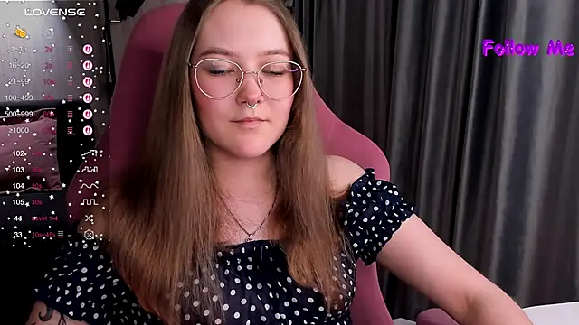 Snapshot of bunny_bubble chatting on February 17, 11:22 pm bunny bubble online show from February 17, 11:22 pm