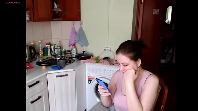 Sakura Green online show from March 17, 1:39 pm