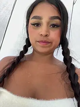 Juli Walker online show from December 5, 6:55 pm