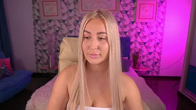 LiaBrazzerr online show from April 15, 2:02 pm