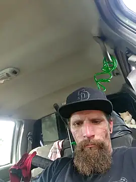 Crackkers online show from January 3, 8:32 pm