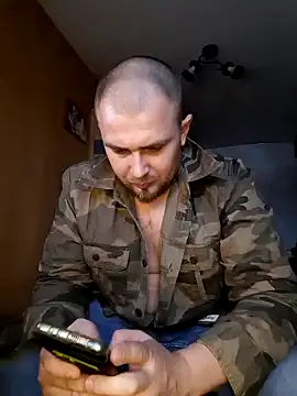 Snapshot of Foxyshaved chatting on January 8, 8:49 am Foxyshaved online show from January 8, 8:49 am