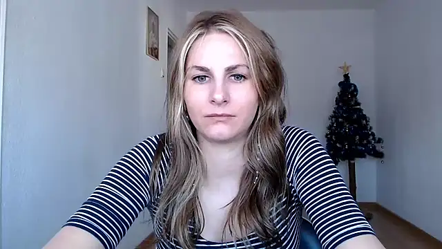 Snapshot of DagmarieFlirt chatting on December 27, 10:55 am DagmarieFlirt online show from December 27, 10:55 am