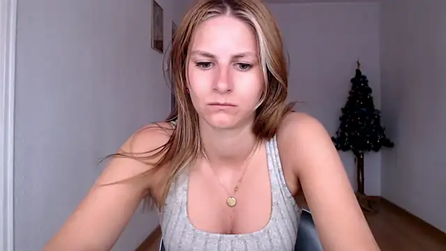 Snapshot of DagmarieFlirt chatting on January 17, 7:19 am DagmarieFlirt online show from January 17, 7:19 am